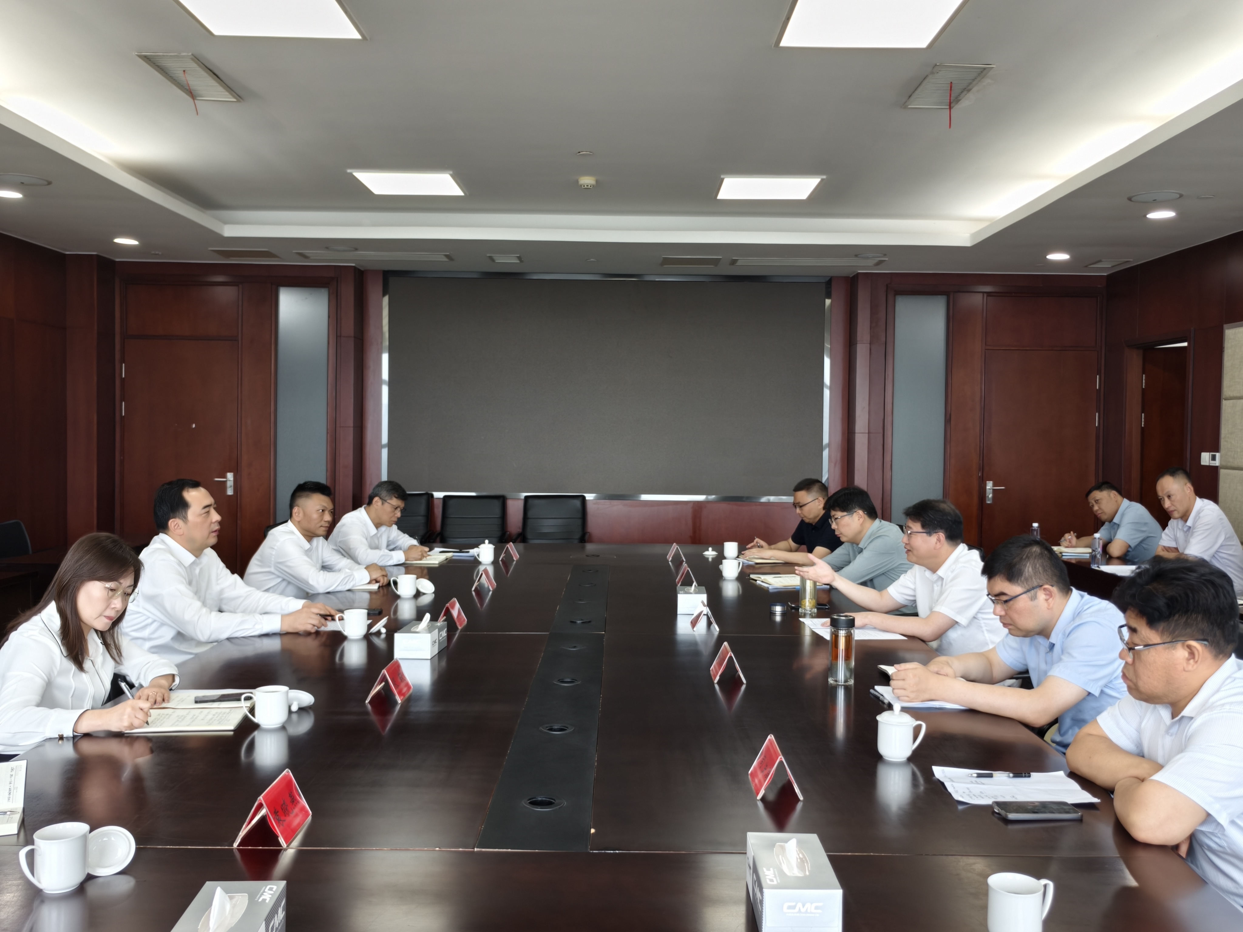 集团党委书记、董事长周君带队赴泰州高港推动政企合作盘活存量资产